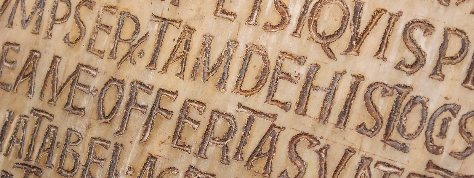 gravure plaque funeraire atelier