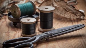 Plaque funéraire couture : idées pour une couturière ou passionnée de fil