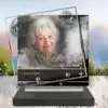 Plaque funéraire carré chrétien posée sur socle ardoise du Brésil, fixation inox, 1er sous-décor