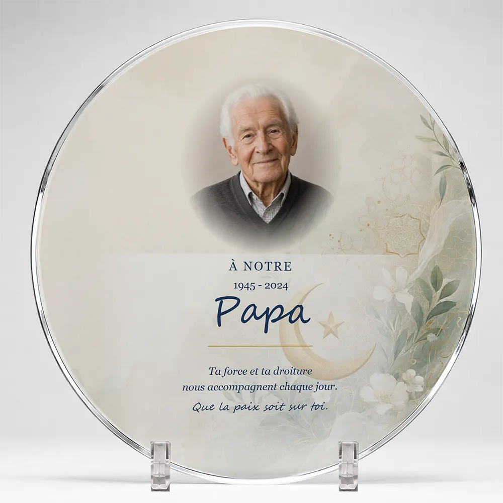 Plaque funéraire circulaire Musulman personnalisée — portrait, texte libre et fond au choix, présentée sur pied plexi
