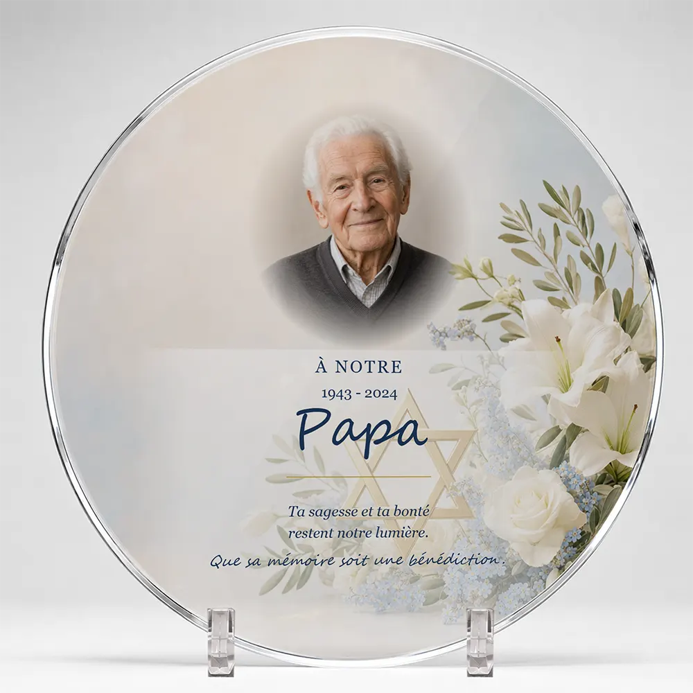 Plaque funéraire circulaire Juif personnalisée — portrait, texte libre et fond au choix, présentée sur pied plexi