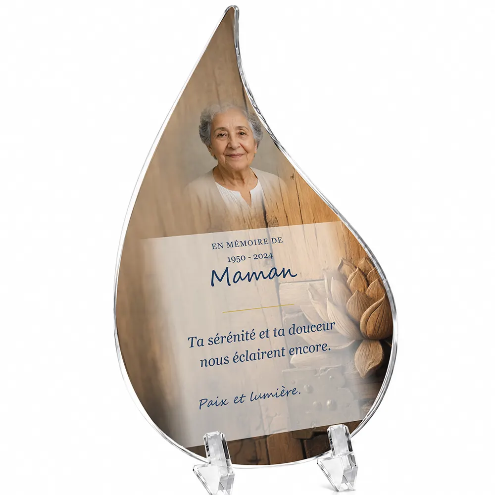 Plaque funéraire flamme Bouddhiste personnalisée — portrait, texte libre et fond au choix, présentée sur pied plexi