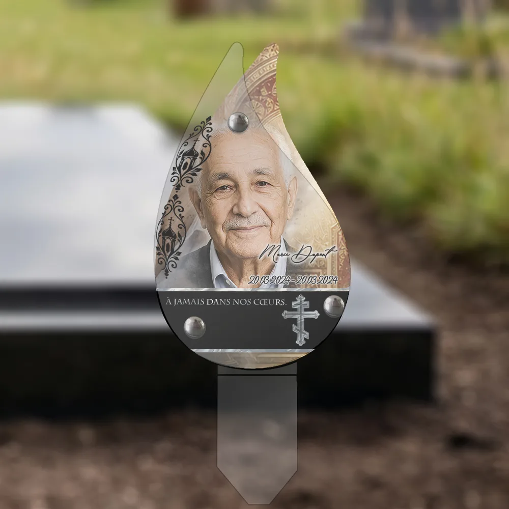 Plaque Flamme Orthodoxe plantée dans la terre