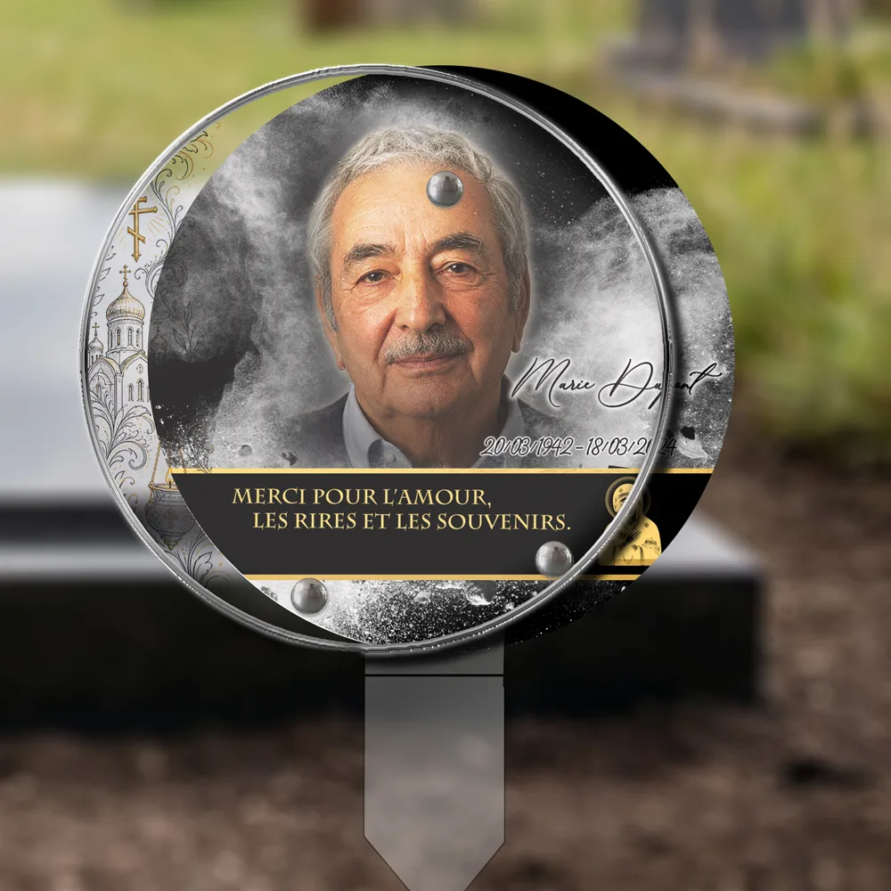 Plaque Circulaire Orthodoxe plantée dans la terre