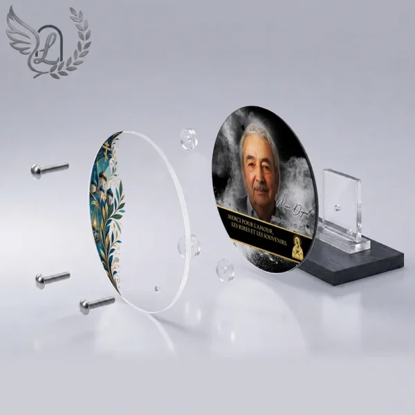 Plaque funéraire médaillon rond orthodoxe en vue éclatée : assemblage 5 couches plexiglas, entretoises chromées, dibond aluminium, vis inox 316
