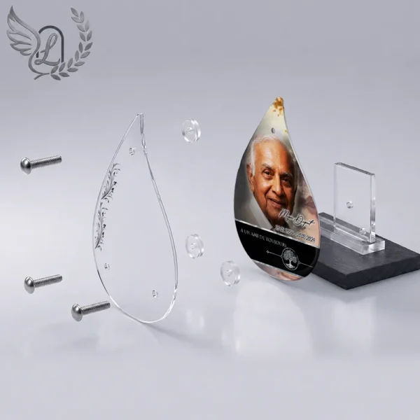 Plaque funéraire flamme laïque en vue éclatée : assemblage 5 couches plexiglas, entretoises chromées, dibond aluminium, vis inox 316