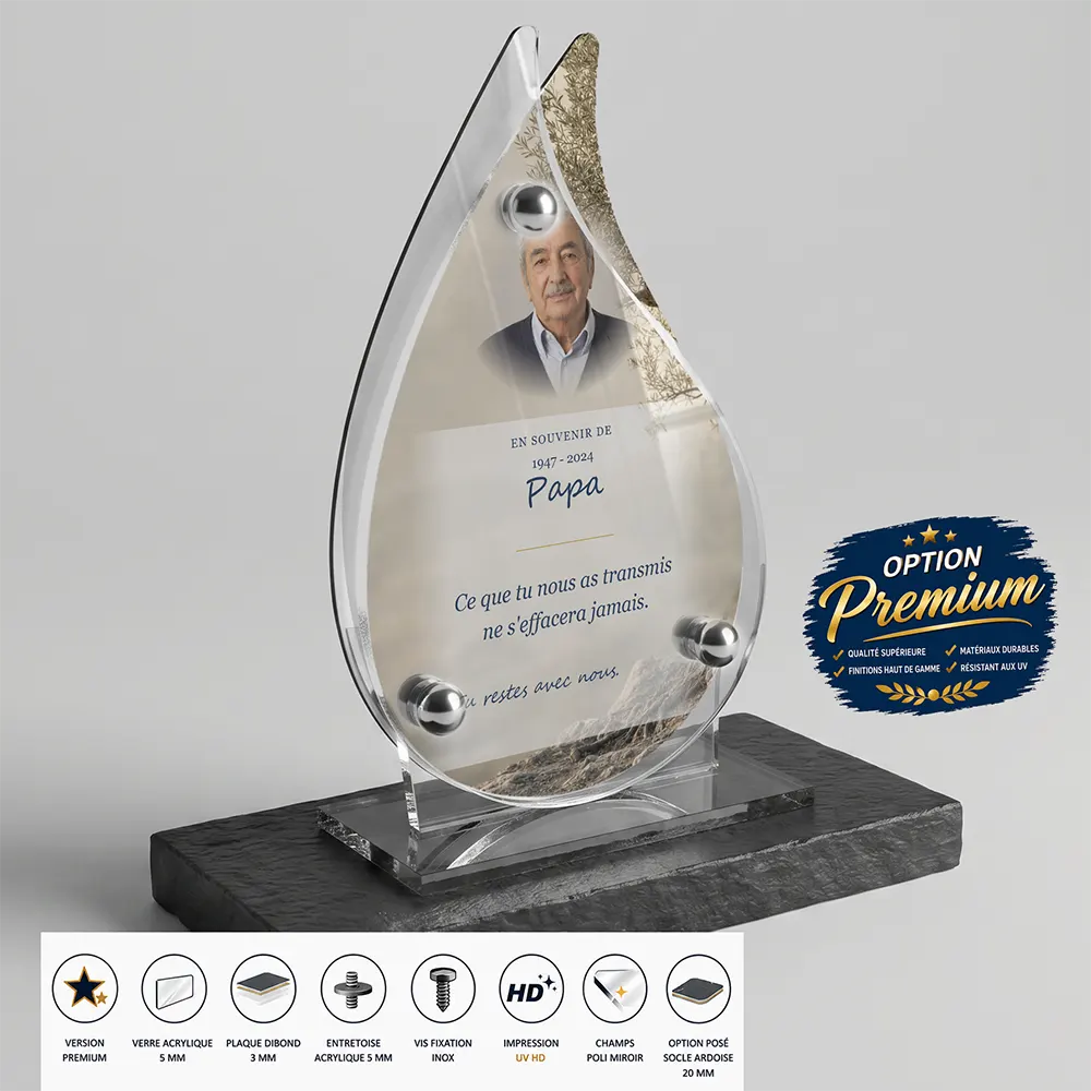 Plaque funéraire flamme Laïque finition premium présentée sur socle en ardoise
