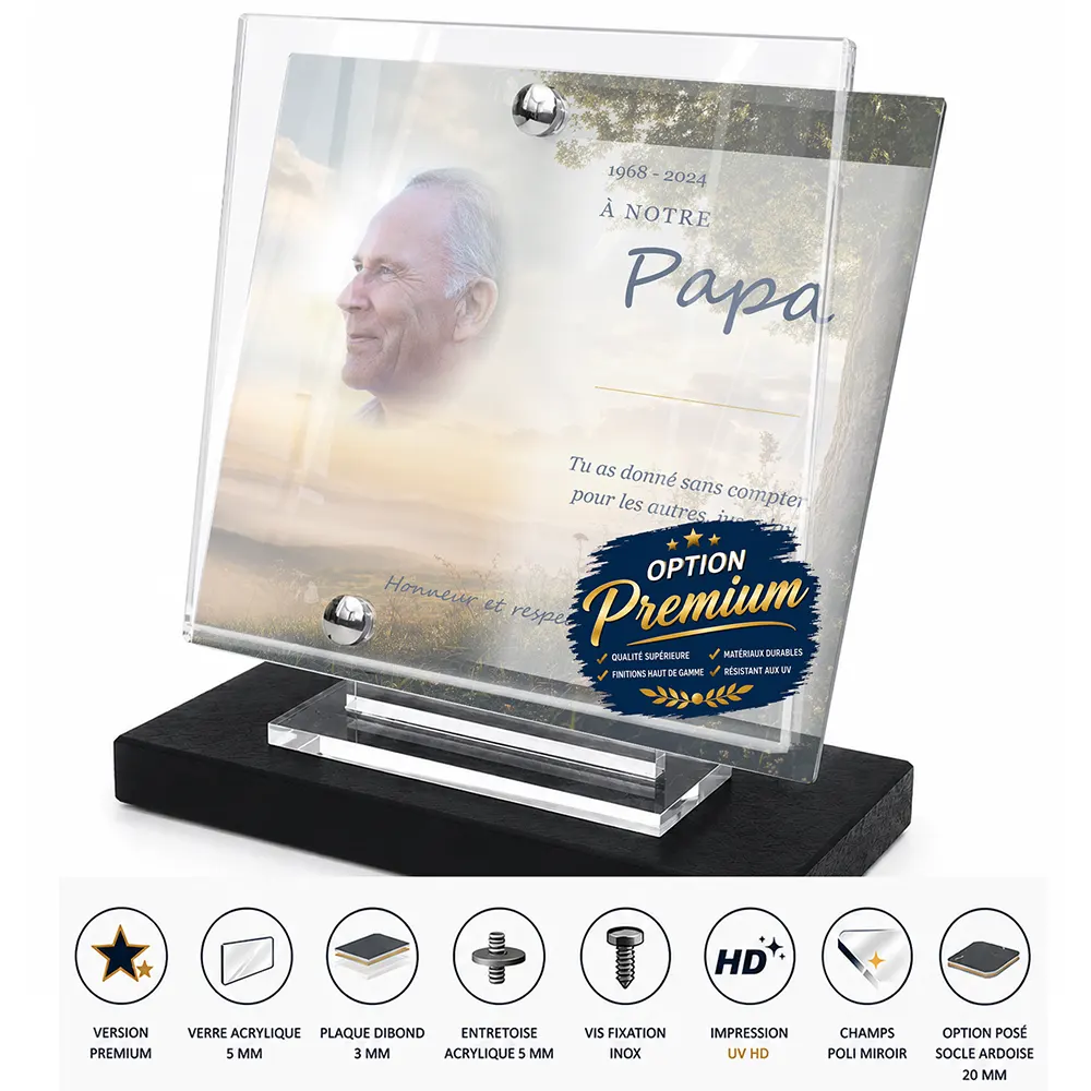 Plaque funéraire carré Pompier finition premium présentée sur socle en ardoise