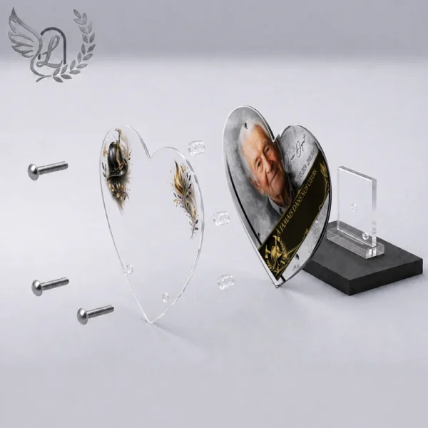 Plaque funéraire cœur pompier en vue éclatée : assemblage 5 couches plexiglas, entretoises chromées, dibond aluminium, vis inox 316