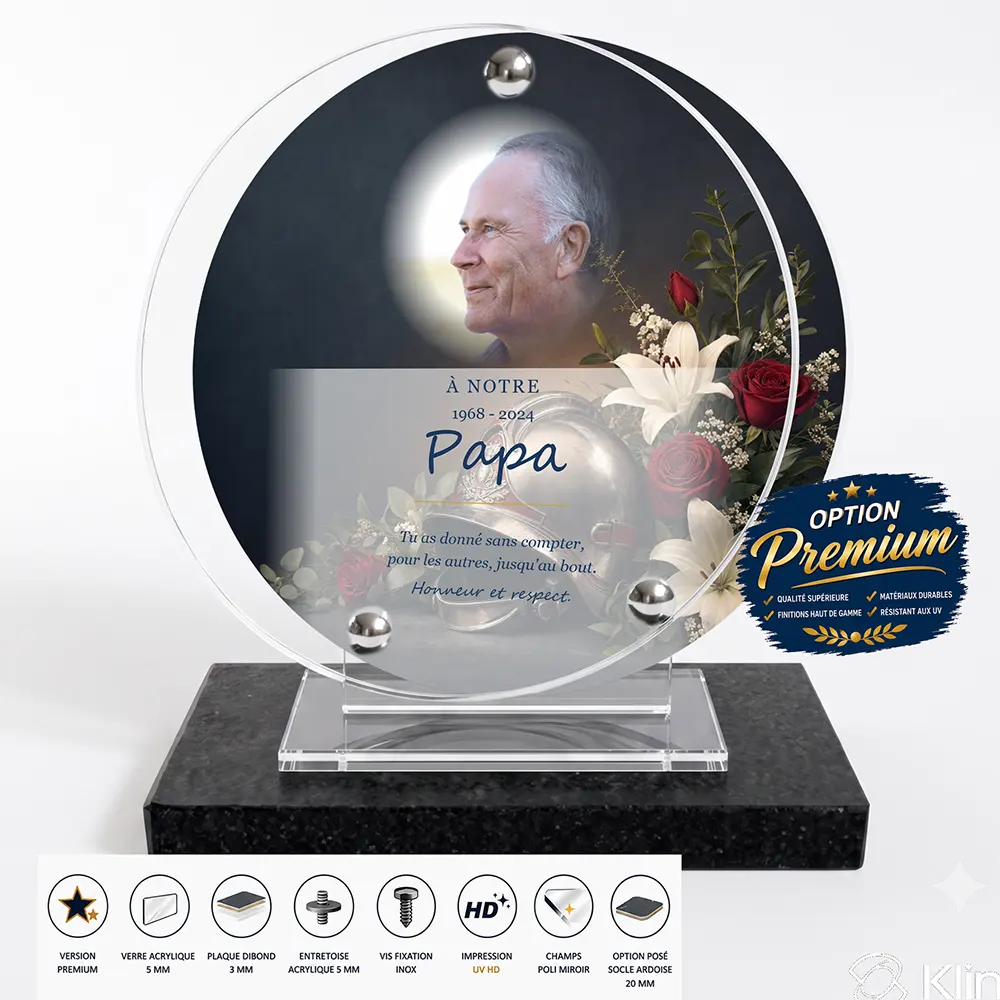 Plaque funéraire circulaire Pompier finition premium présentée sur socle en ardoise