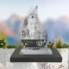 Plaque funéraire flamme gendarme posée sur socle ardoise du Brésil, fixation inox, 1er sous-décor