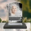 Plaque funéraire rectangle police posée sur socle ardoise du Brésil, fixation inox, 1er sous-décor
