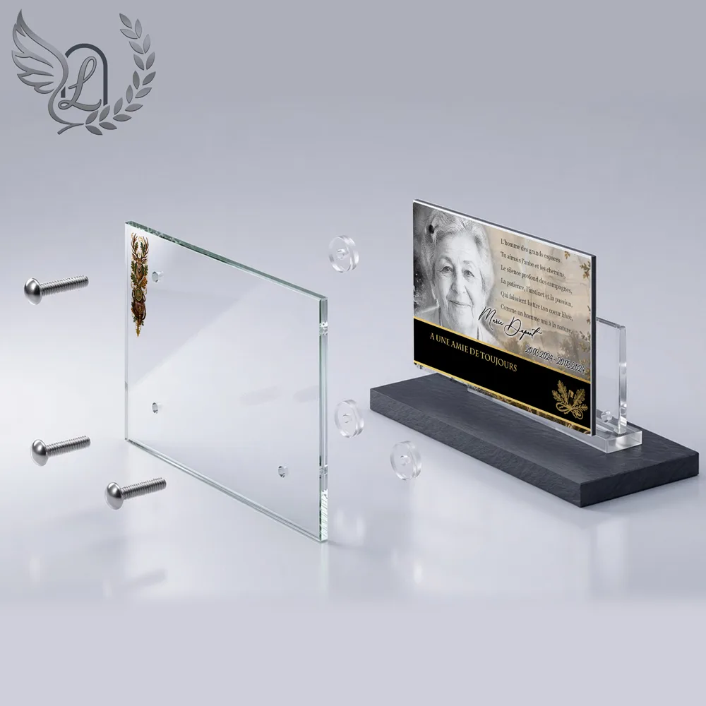 Vue éclatée plaque funéraire Panoramique Chasseur : construction sandwich plexi imprimé miroir, 3 entretoises, dibond et bloc ardoise