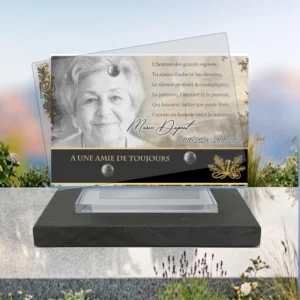 Plaque funéraire panoramique chasseur posée sur socle ardoise du Brésil, fixation inox, 1er sous-décor