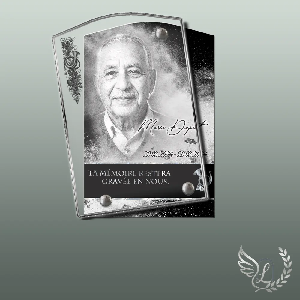 Plaque funéraire Chasseur forme Stèle
