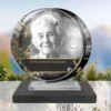 Plaque funéraire médaillon rond chasseur posée sur socle ardoise du Brésil, fixation inox, 1er sous-décor