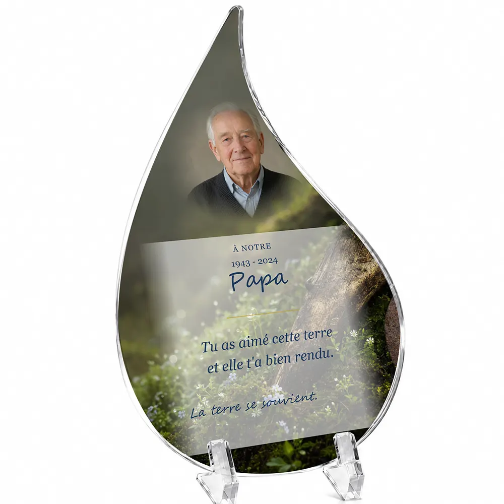 Plaque funéraire flamme Agriculteur personnalisée — portrait, texte libre et fond au choix, présentée sur pied plexi