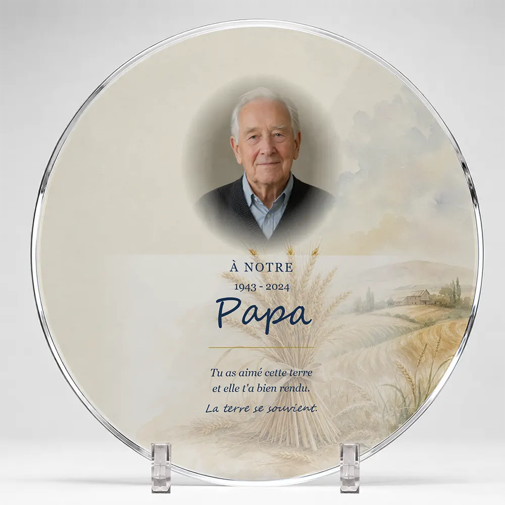 Plaque funéraire circulaire Agriculteur personnalisée — portrait, texte libre et fond au choix, présentée sur pied plexi
