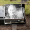 Plaque funéraire carré soignant plantée par appendice plexiglas, sol meuble ou pot, 1er sous-décor