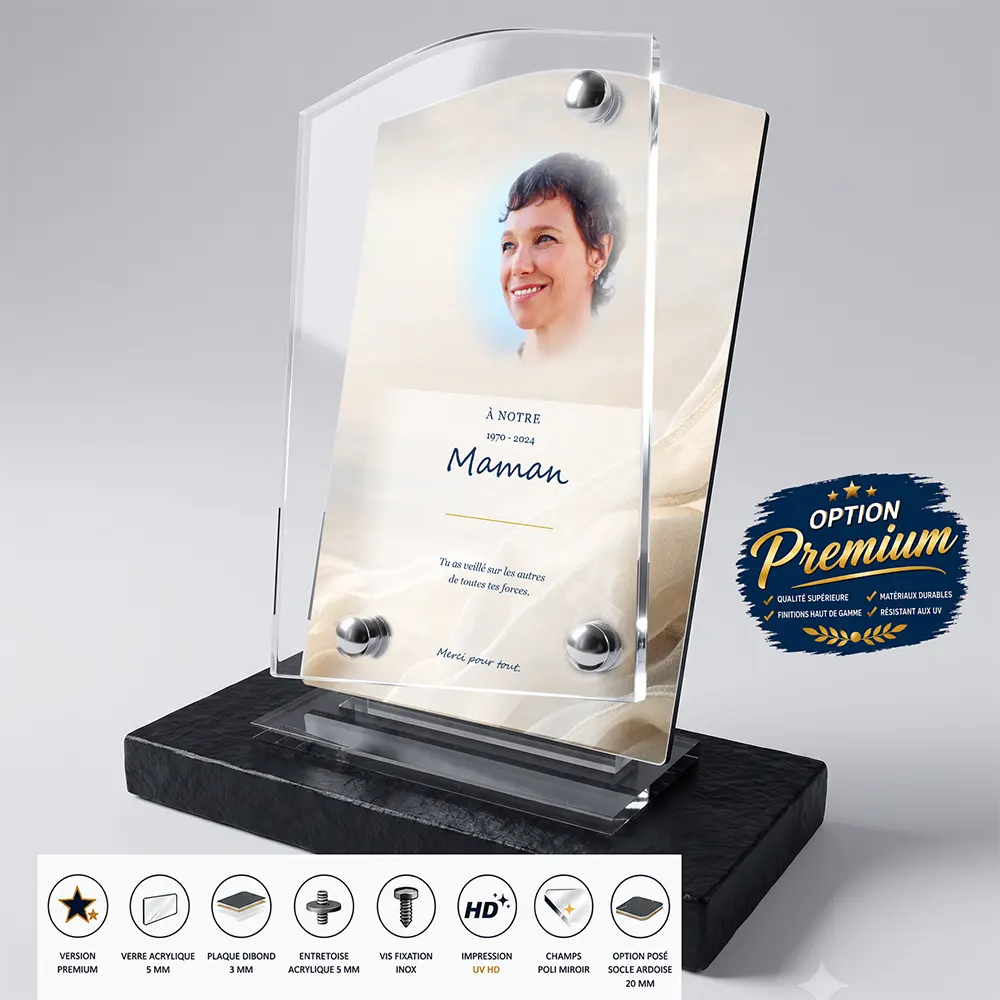 Plaque funéraire stèle Soignant finition premium présentée sur socle en ardoise