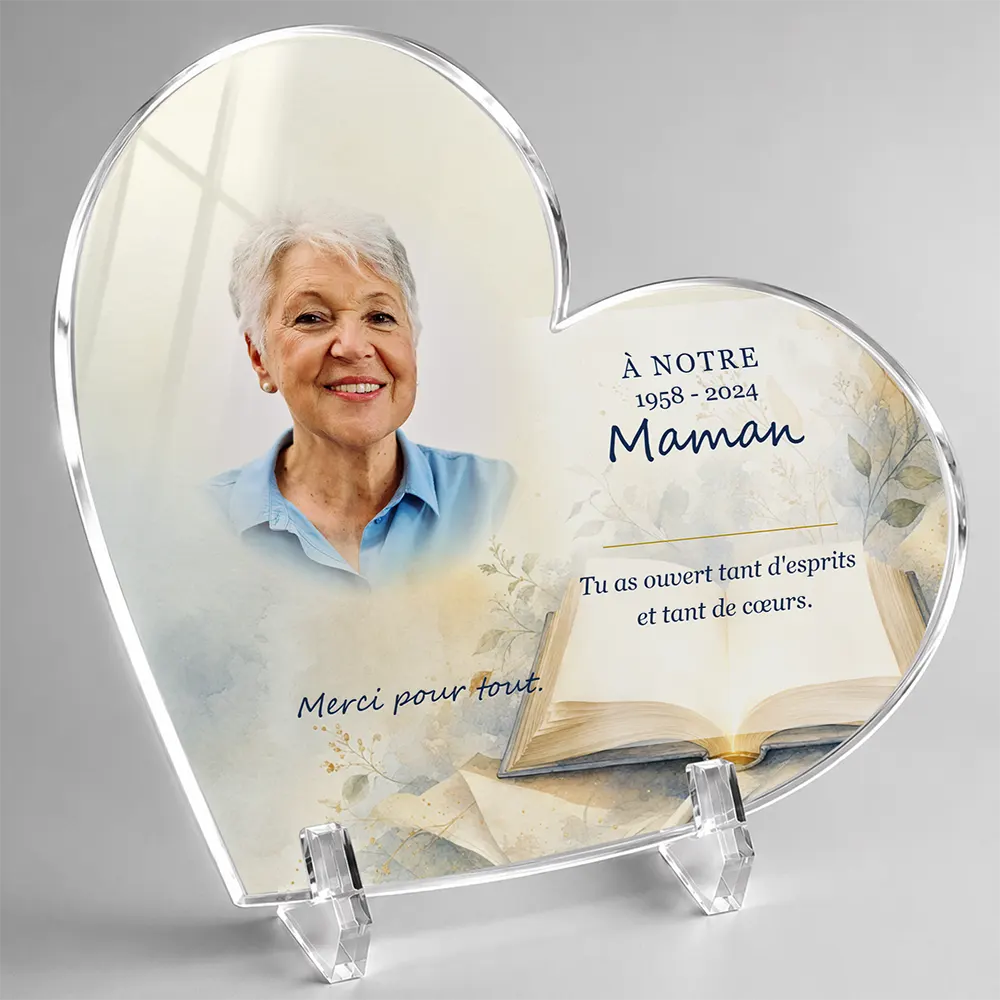 Plaque funéraire cœur Enseignant personnalisée — portrait, texte libre et fond au choix, présentée sur pied plexi