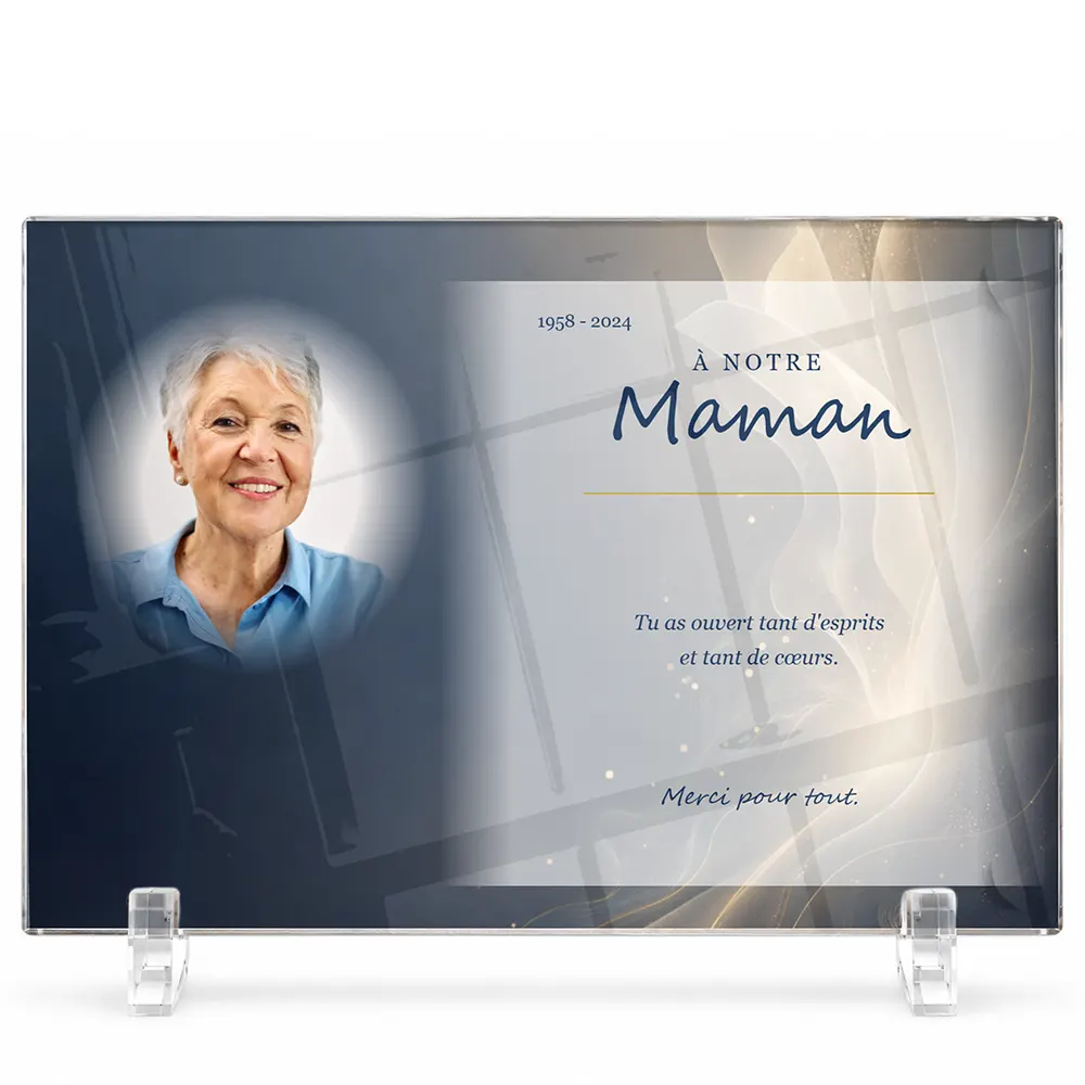 Plaque funéraire panoramique Enseignant personnalisée — portrait, texte libre et fond au choix, présentée sur pied plexi