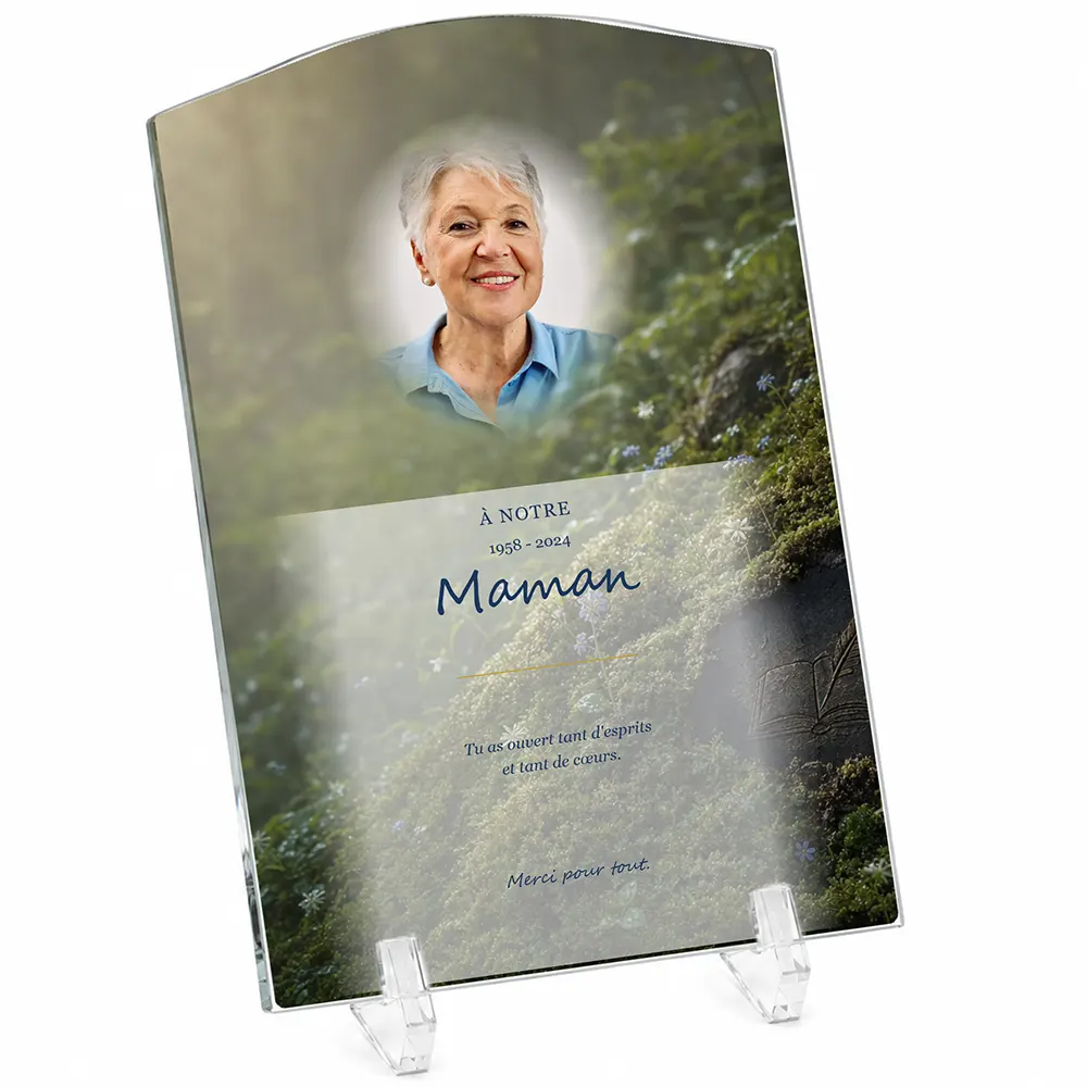 Plaque funéraire stèle Enseignant personnalisée — portrait, texte libre et fond au choix, présentée sur pied plexi