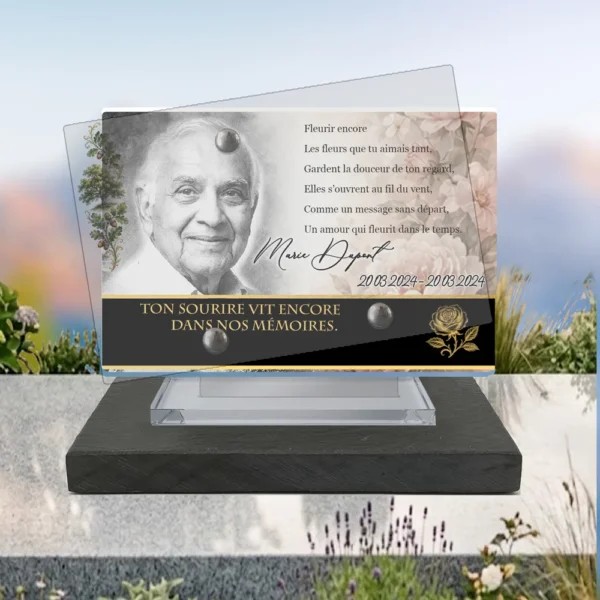 Plaque funéraire panoramique fleurs posée sur socle ardoise du Brésil, fixation inox, 1er sous-décor