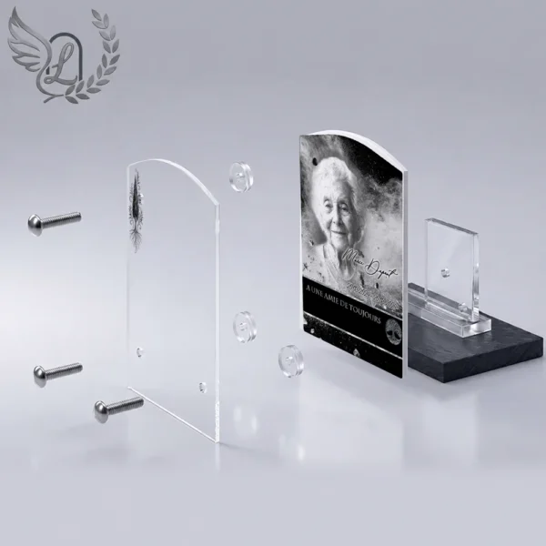 Plaque funéraire rectangle arbres en vue éclatée : assemblage 5 couches plexiglas, entretoises chromées, dibond aluminium, vis inox 316