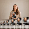 Gamme de plaques funéraires rectangles en plexiglas argenté, du format M au 4XL, avec portrait et paysage montagnard, présentées côte à côte pour comparaison des dimensions