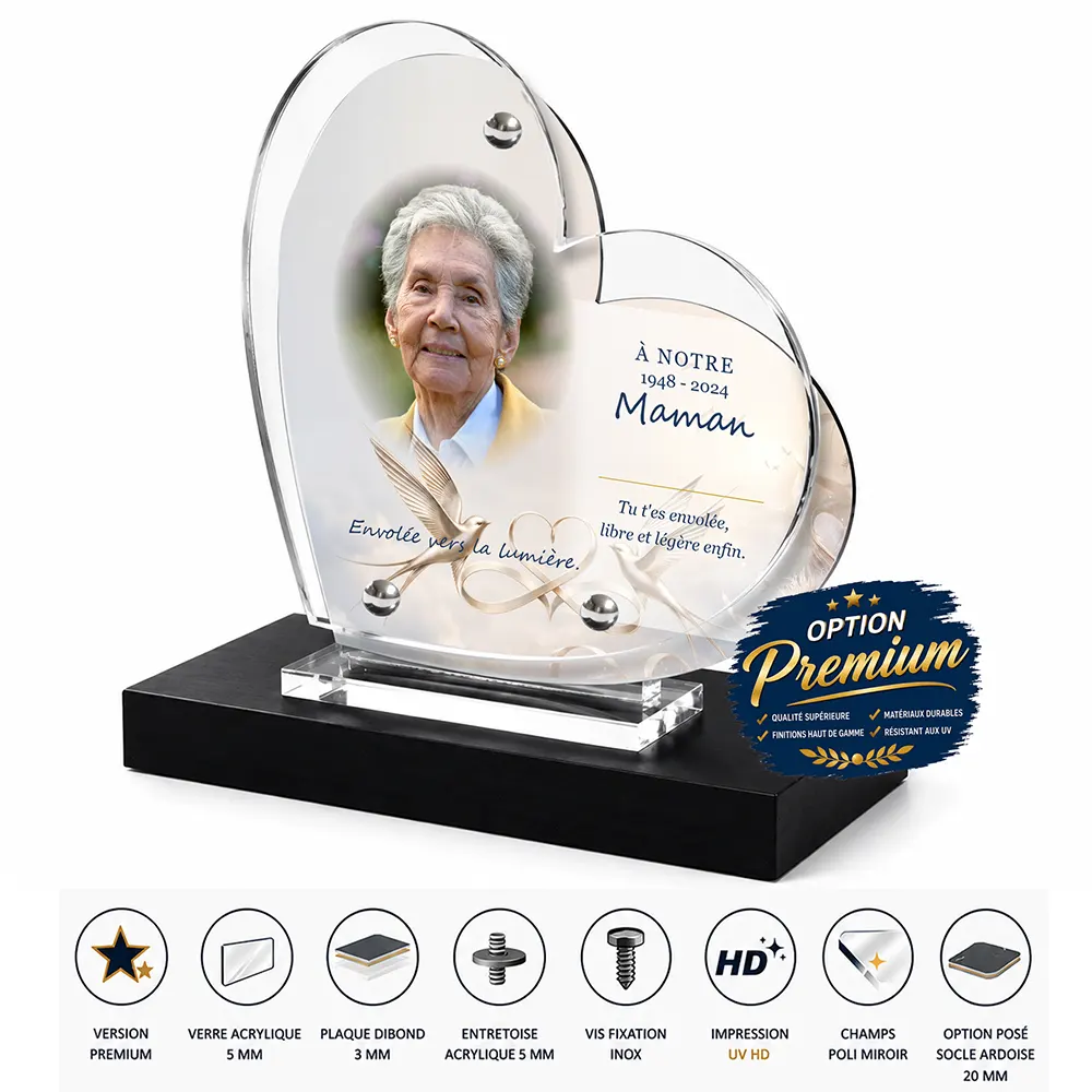 Plaque funéraire cœur Oiseaux finition premium présentée sur socle en ardoise