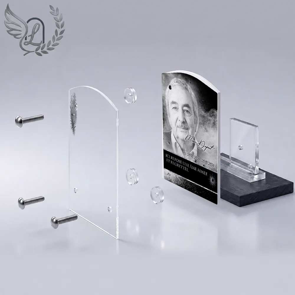 Vue éclatée plaque funéraire Stèle Soleil : construction sandwich plexi imprimé miroir, 3 entretoises, dibond et bloc ardoise