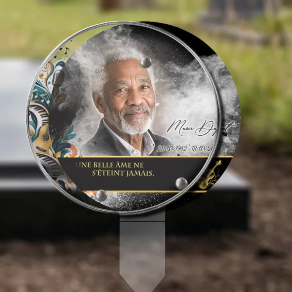 Plaque funéraire médaillon rond musique plantée par appendice plexiglas, sol meuble ou pot, 1er sous-décor