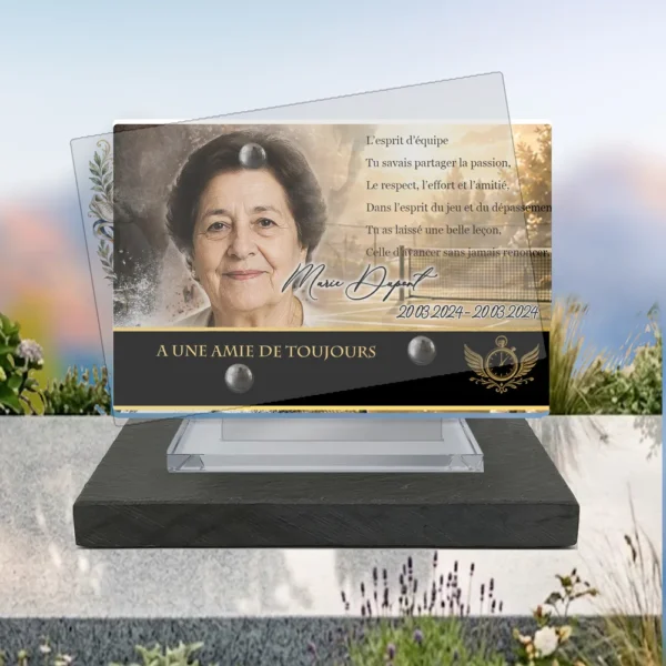 Plaque funéraire panoramique sport posée sur socle ardoise du Brésil, fixation inox, 1er sous-décor