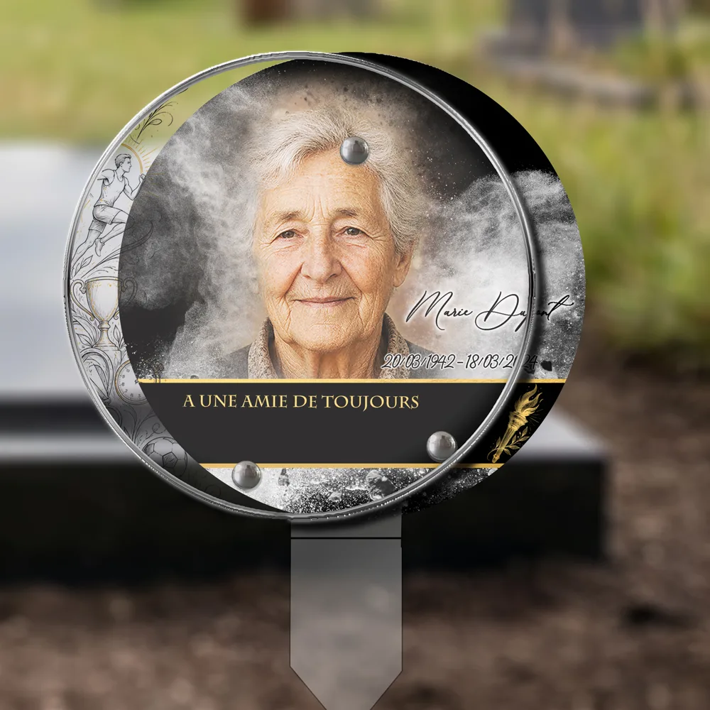 Plaque Circulaire Sport plantée dans la terre