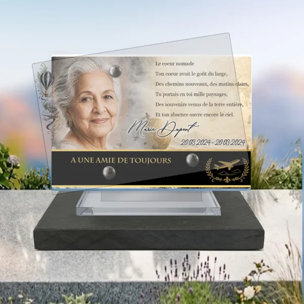 Plaque funéraire panoramique voyage posée sur socle ardoise du Brésil, fixation inox, 1er sous-décor