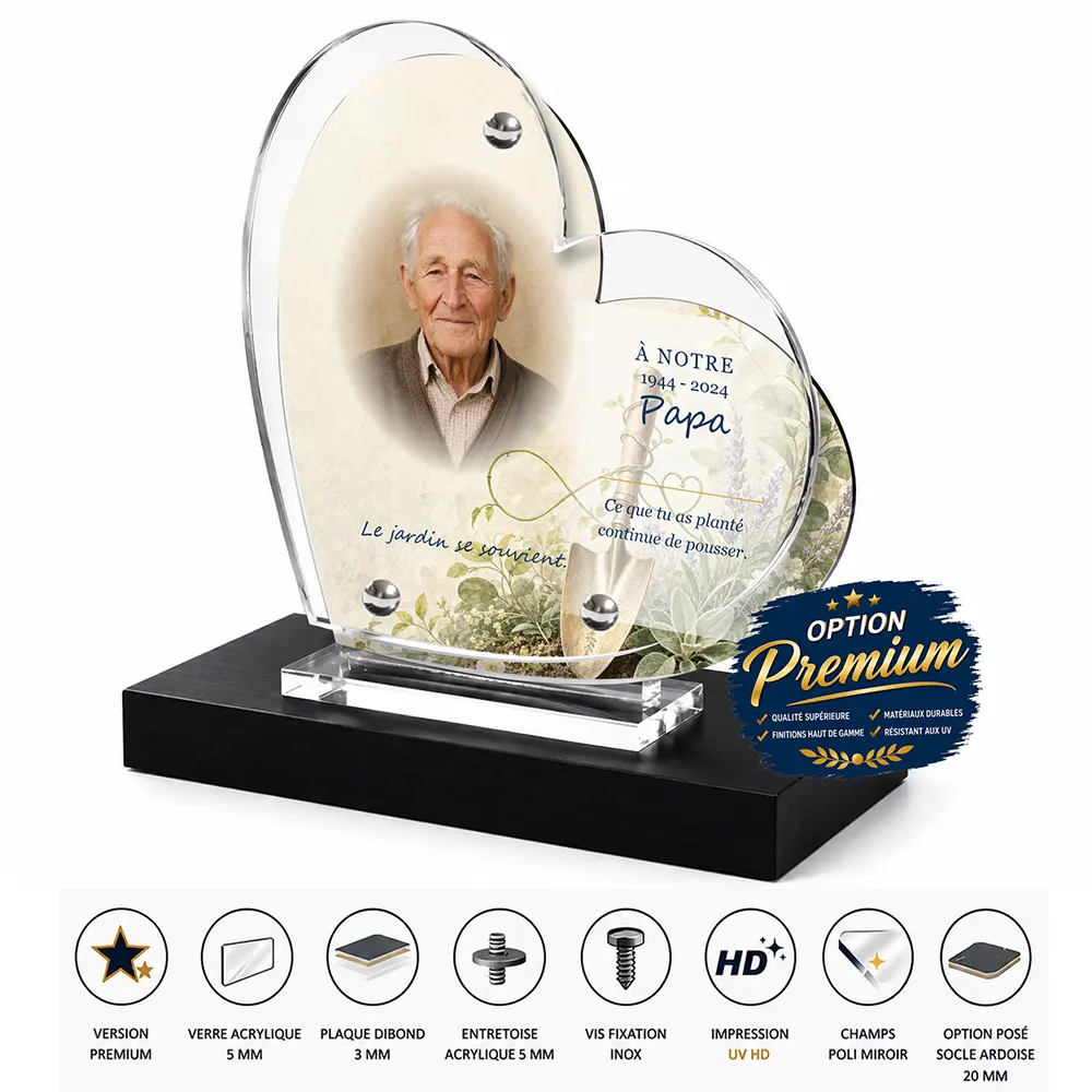 Plaque funéraire cœur Jardinage finition premium présentée sur socle en ardoise