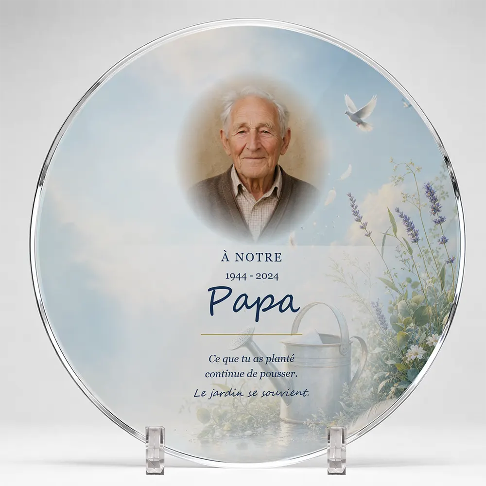 Plaque funéraire circulaire Jardinage personnalisée — portrait, texte libre et fond au choix, présentée sur pied plexi
