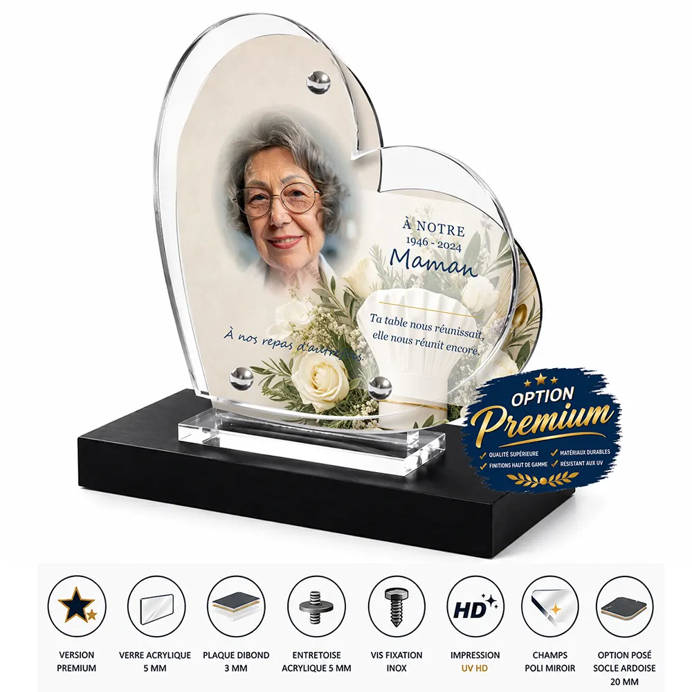 Plaque funéraire cœur Cuisine finition premium présentée sur socle en ardoise