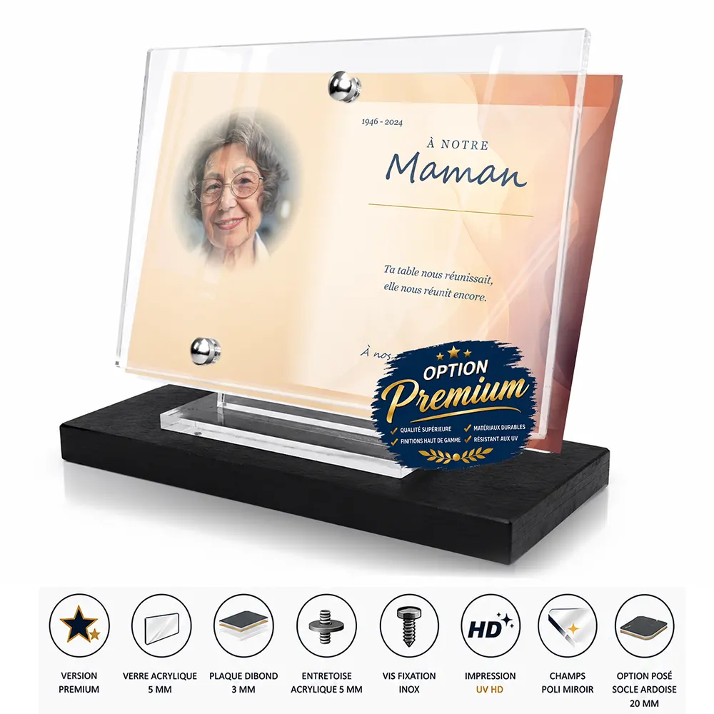 Plaque funéraire panoramique Cuisine finition premium présentée sur socle en ardoise