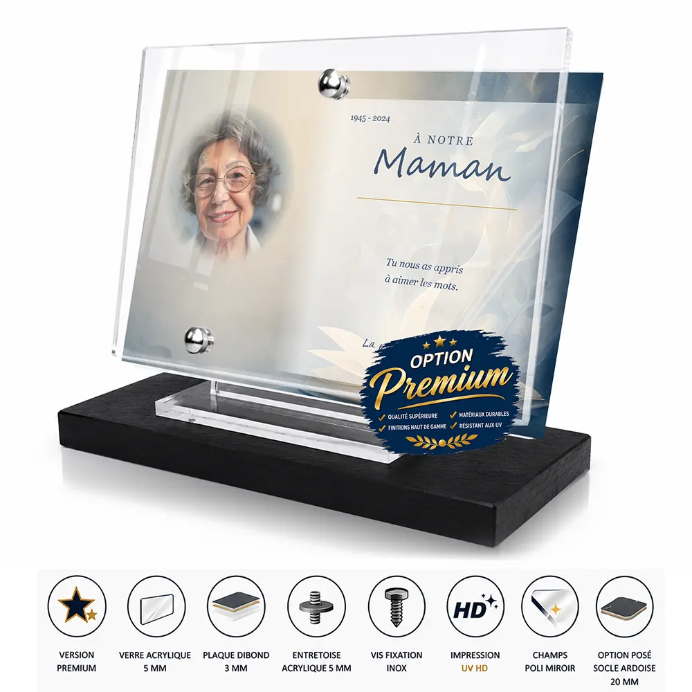 Plaque funéraire panoramique Lecture finition premium présentée sur socle en ardoise