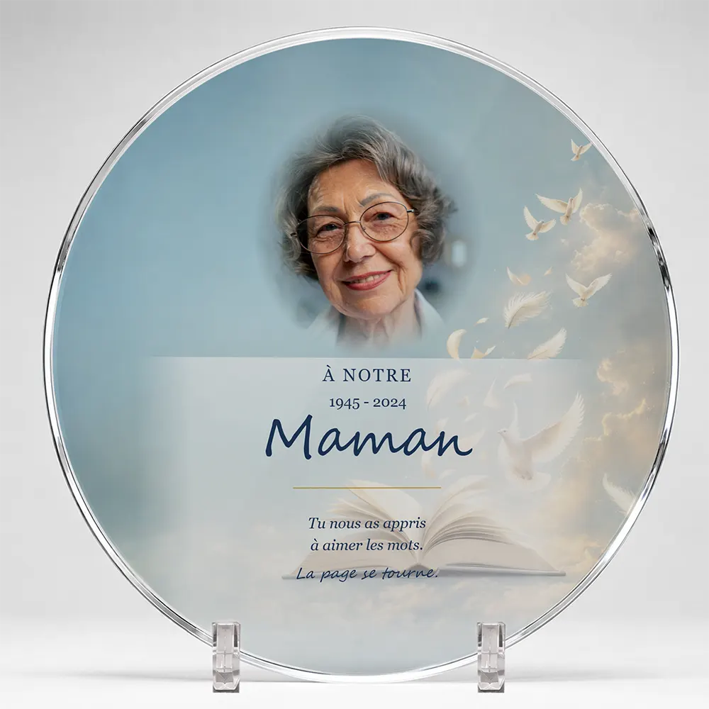 Plaque funéraire circulaire Lecture personnalisée — portrait, texte libre et fond au choix, présentée sur pied plexi