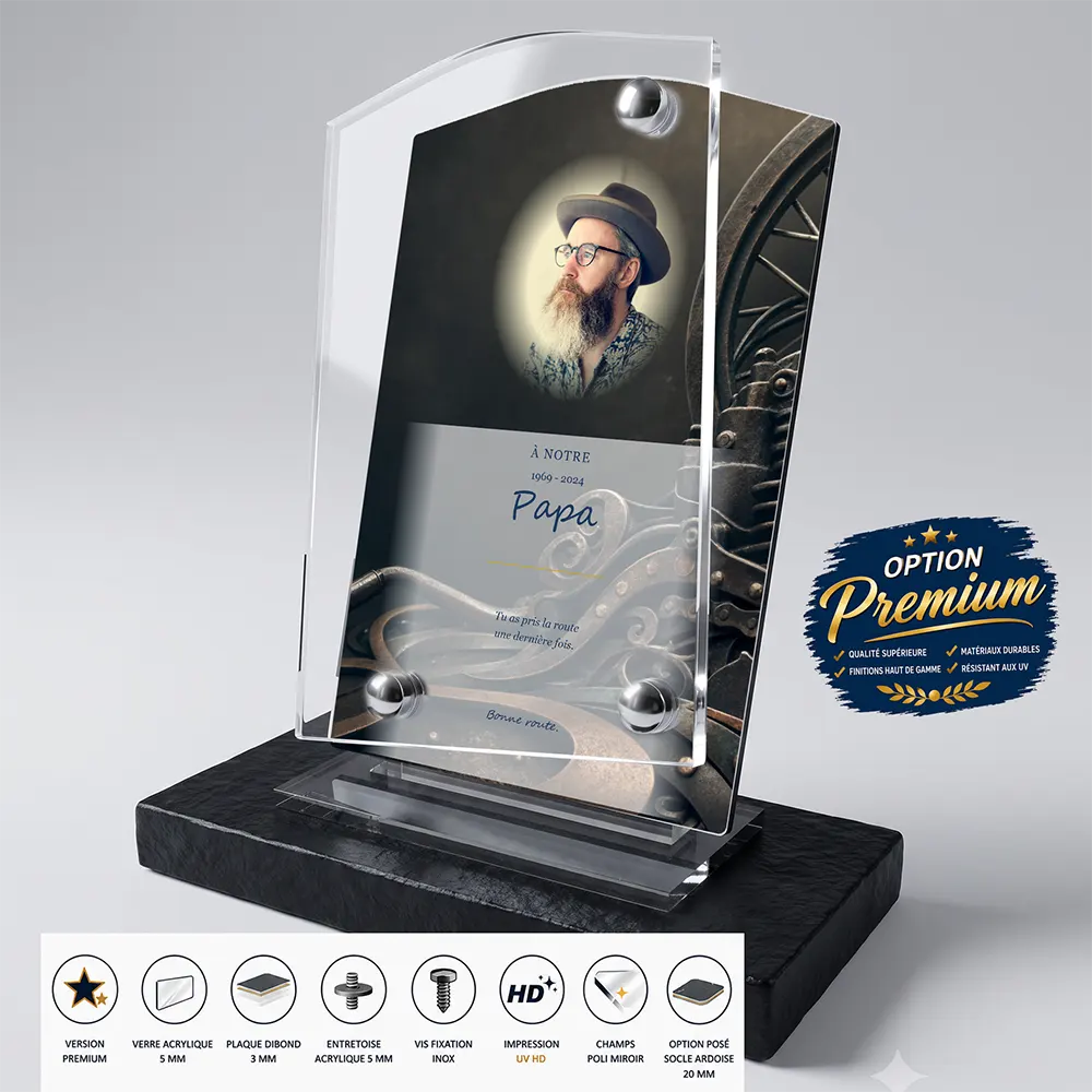 Plaque funéraire stèle Moto finition premium présentée sur socle en ardoise