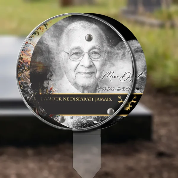 Plaque funéraire médaillon rond moto plantée par appendice plexiglas, sol meuble ou pot, 1er sous-décor