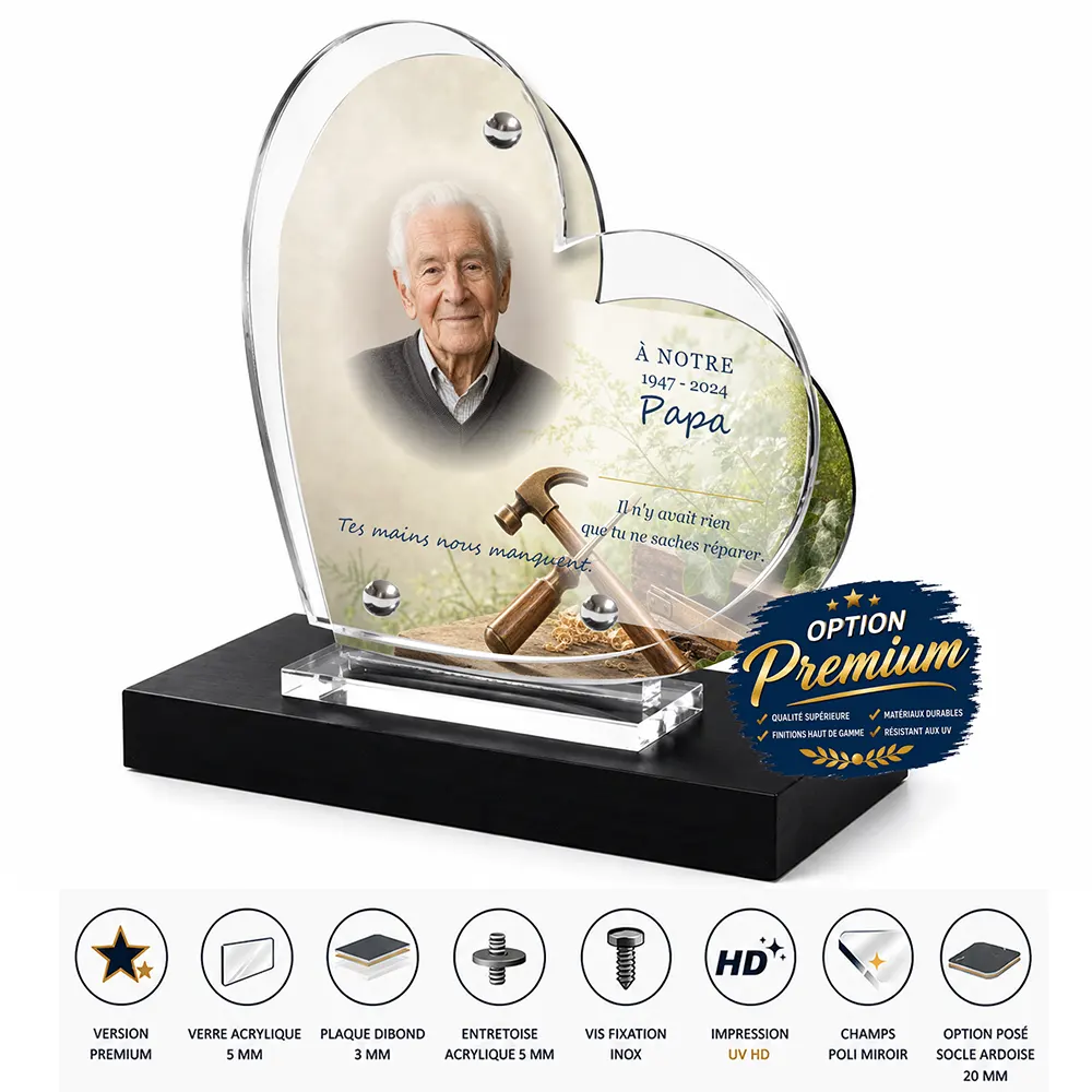 Plaque funéraire cœur Bricolage finition premium présentée sur socle en ardoise