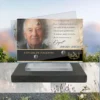 Plaque funéraire panoramique bricolage posée sur socle ardoise du Brésil, fixation inox, 1er sous-décor