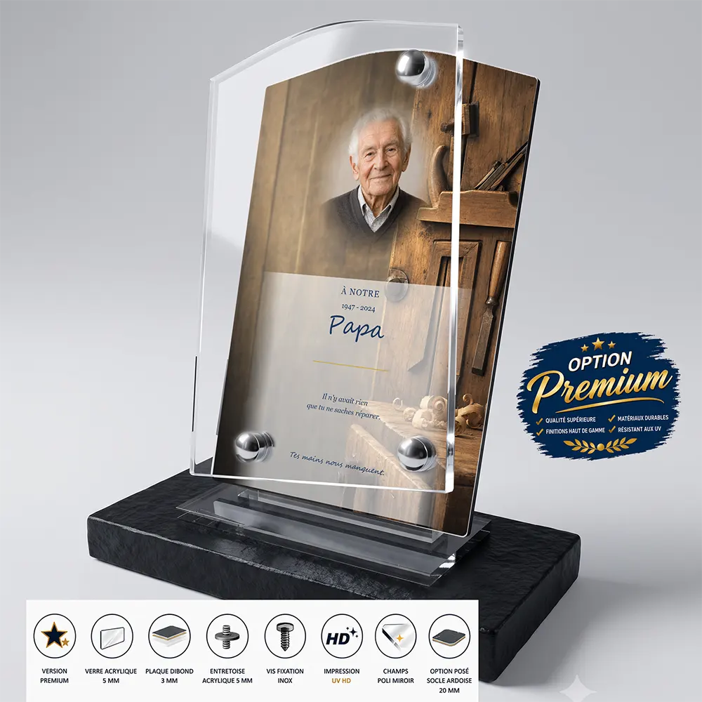 Plaque funéraire stèle Bricolage finition premium présentée sur socle en ardoise