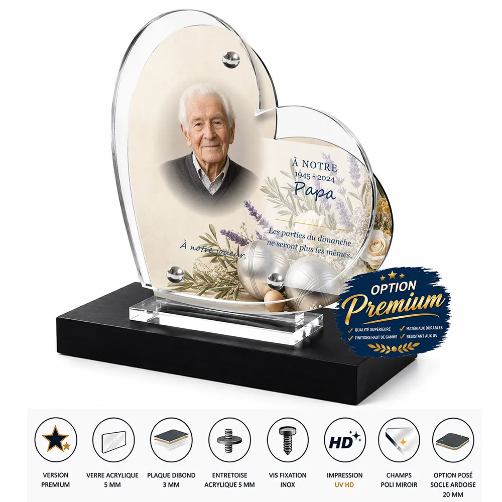 Plaque funéraire cœur Pétanque finition premium présentée sur socle en ardoise