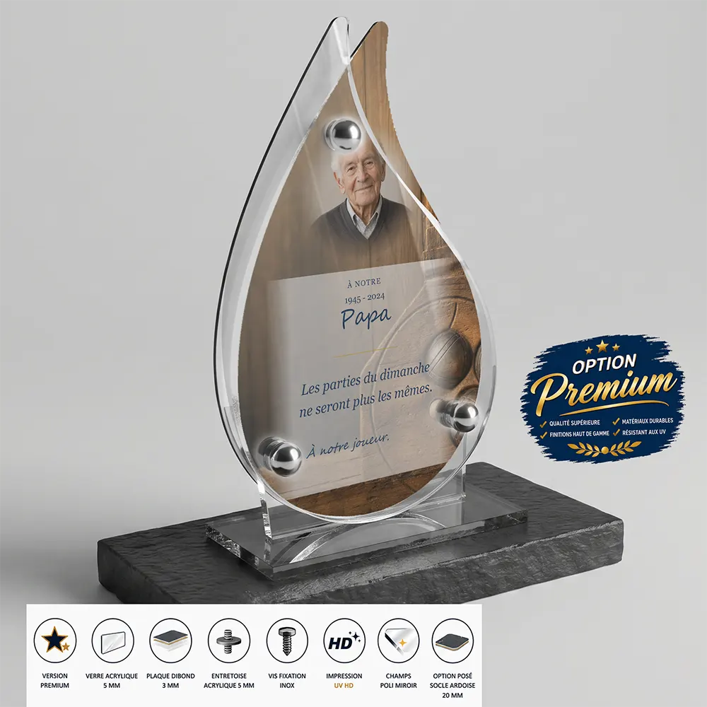 Plaque funéraire flamme Pétanque finition premium présentée sur socle en ardoise