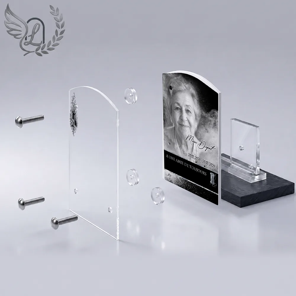 Vue éclatée plaque funéraire Stèle Couture : construction sandwich plexi imprimé miroir, 3 entretoises, dibond et bloc ardoise